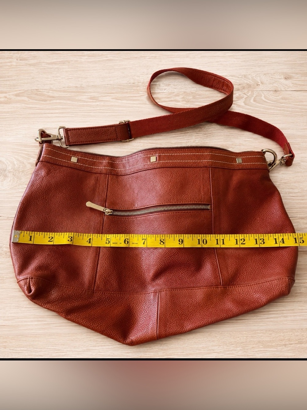 Women's Leather Shoulder Bag in Cognac Brown - Picture 4 of 5